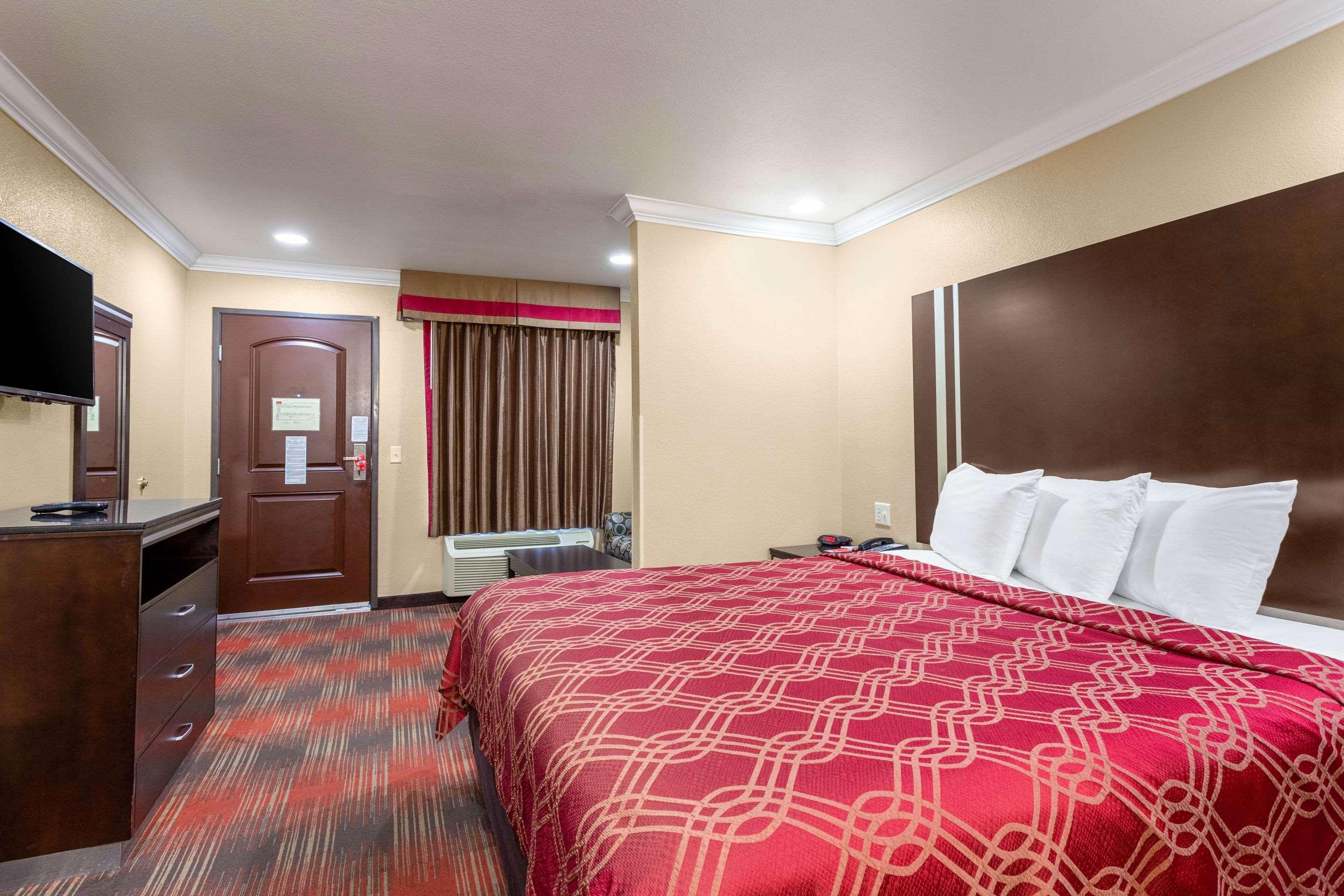 Econo Lodge Inn & Suites Escondido Downtown Eksteriør billede