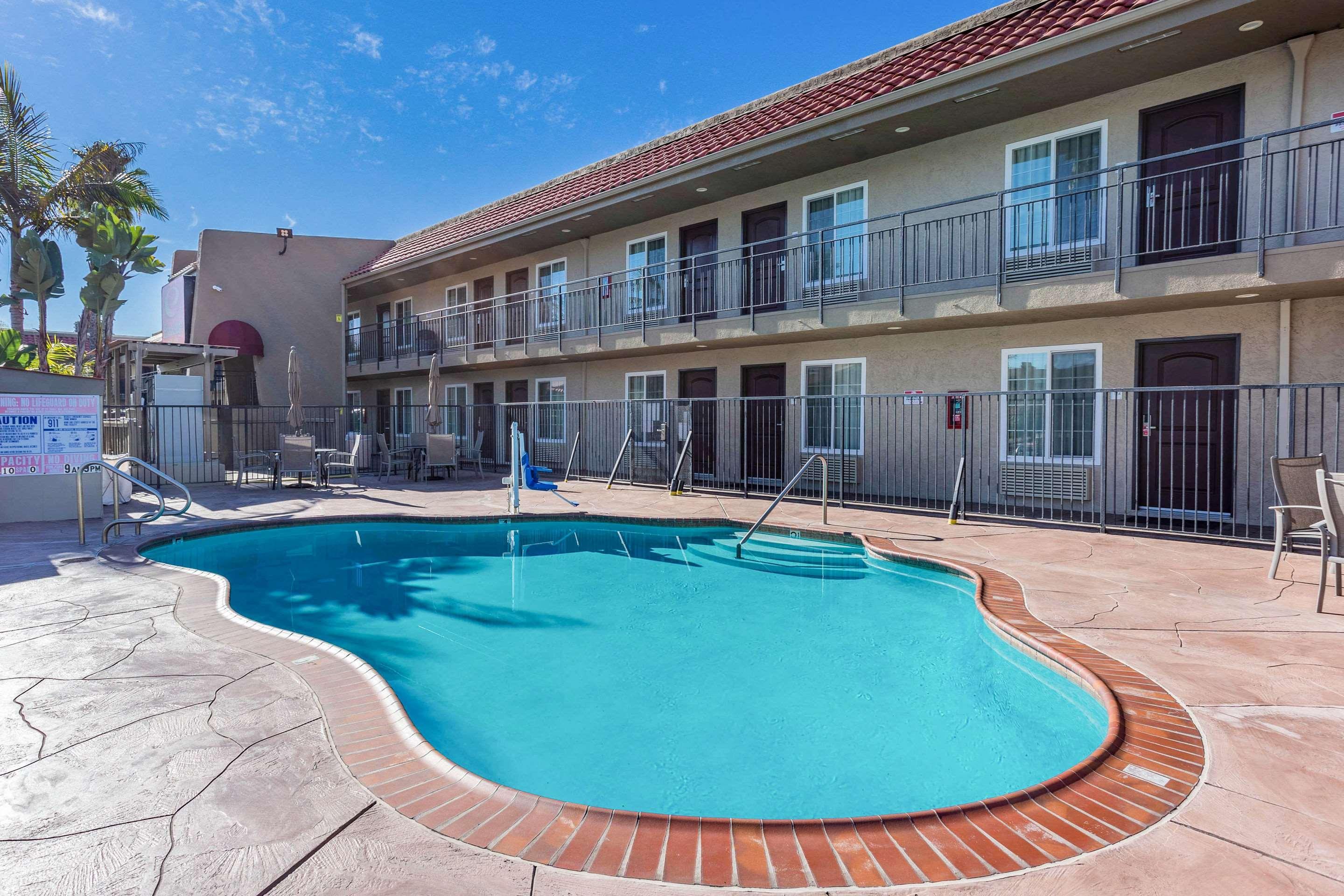 Econo Lodge Inn & Suites Escondido Downtown Eksteriør billede