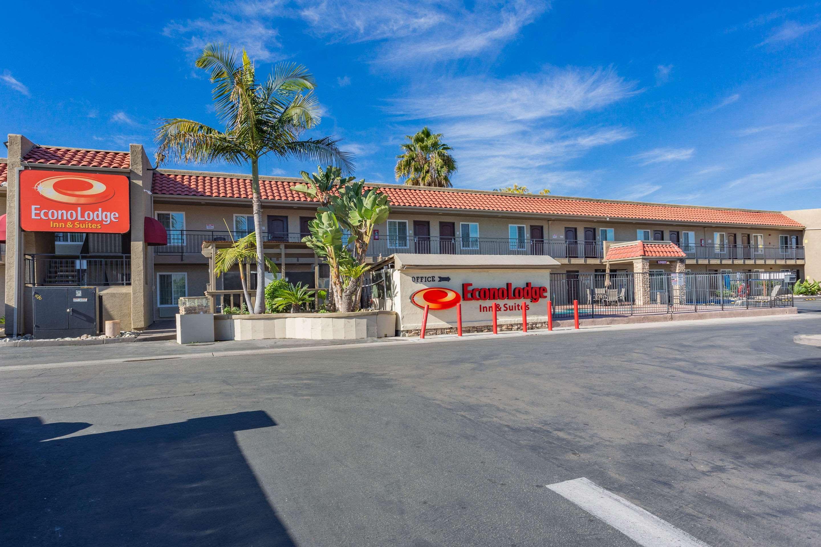 Econo Lodge Inn & Suites Escondido Downtown Eksteriør billede